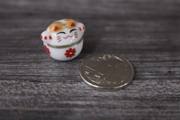 Mini Fortune Cat Porcelain Figurines - Red Flower